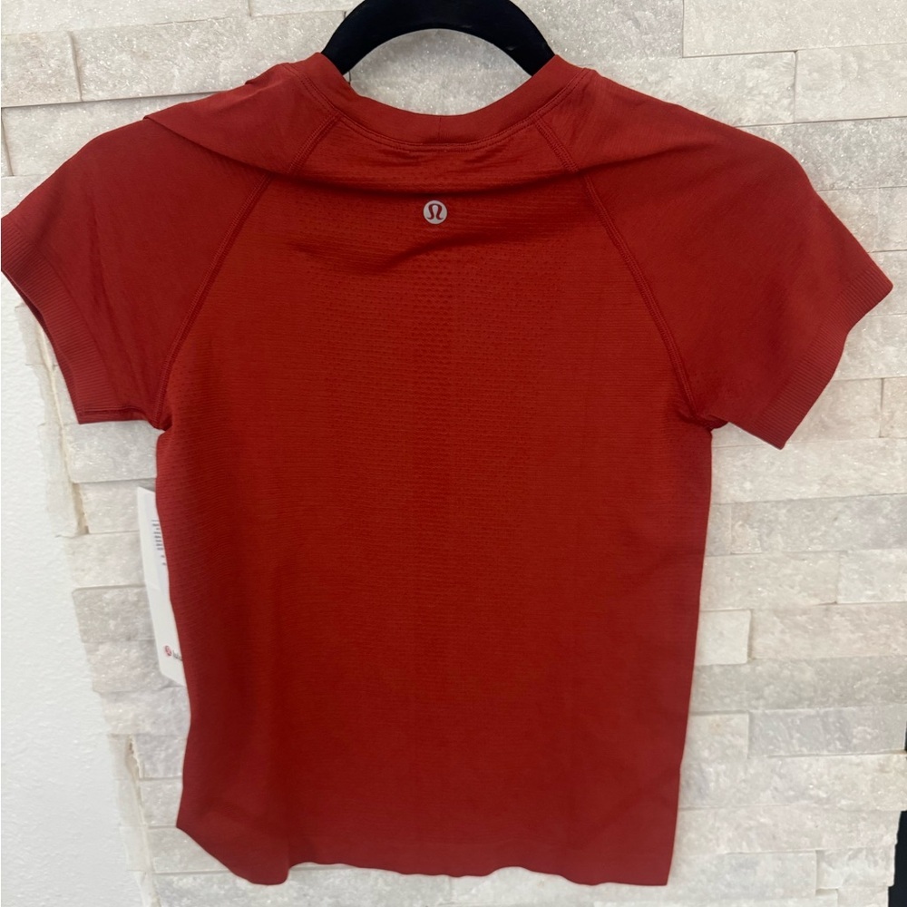 lululemon athletica top size 4 - Picture 3 of 3